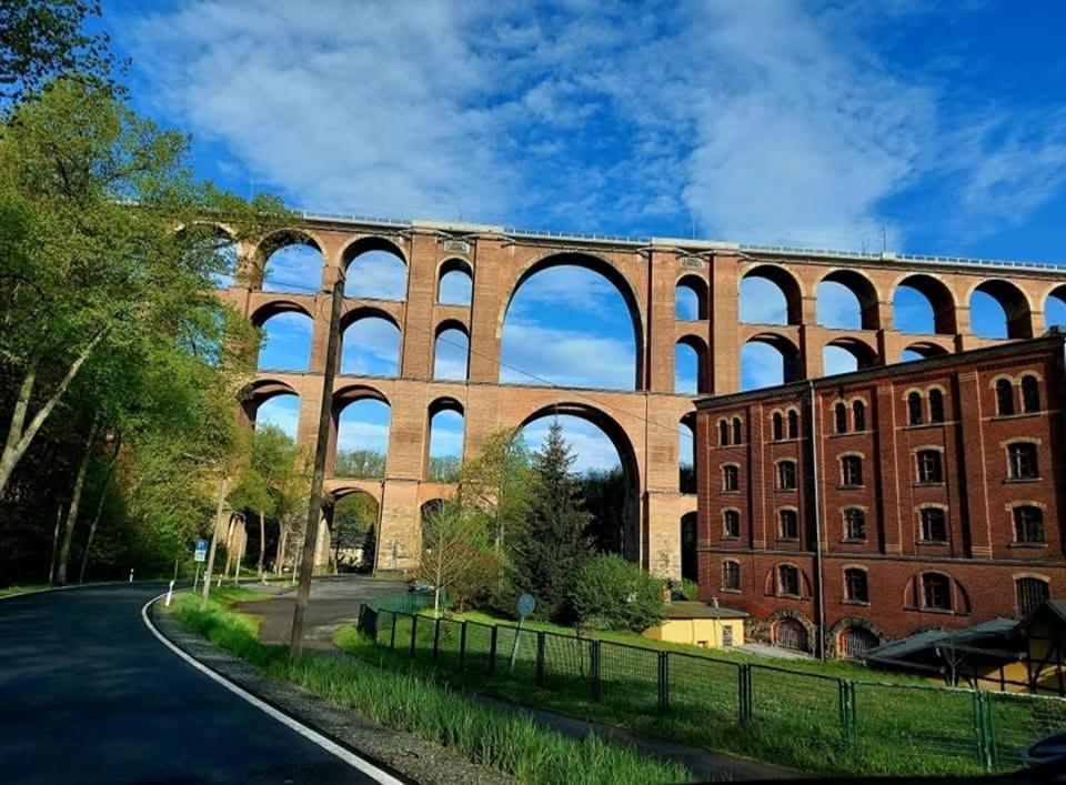 Ferienwohnung "Blick Mylau" - Naehe Freizeitpark Plohn & Weltgroesster Ziegelsteinbruecke Reichenbach im Vogtland Exterior foto